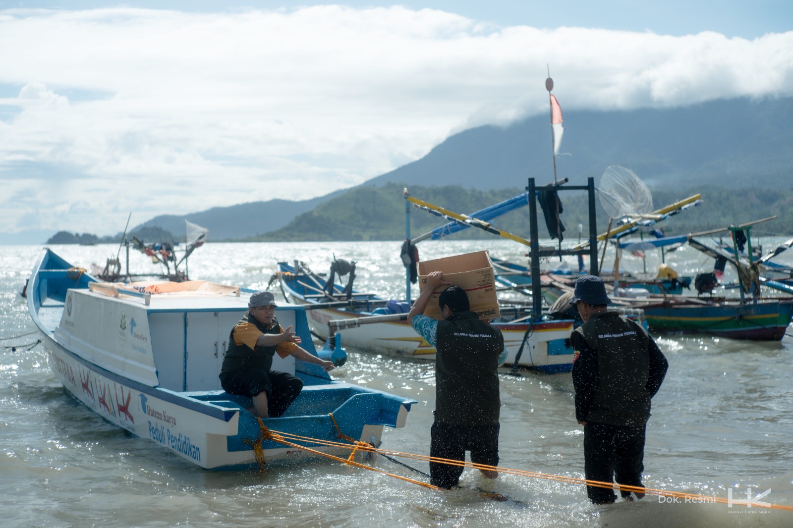 HUTAMA KARYA LUNCURKAN ‘PERAHU LITERASI’, WUJUDKAN AKSES PENDIDIKAN HINGGA PULAU TERPENCIL