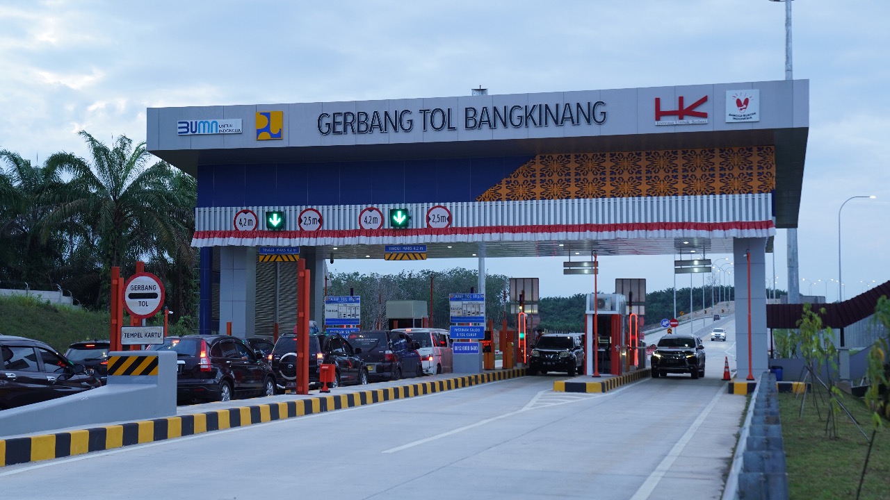 SETENGAH JUTA LEBIH KENDARAAN TELAH MELINTASI TOL PEKANBARU - BANGKINANG & BENGKUL -TABA PENANJUNG SEJAK DIOPERASIKA