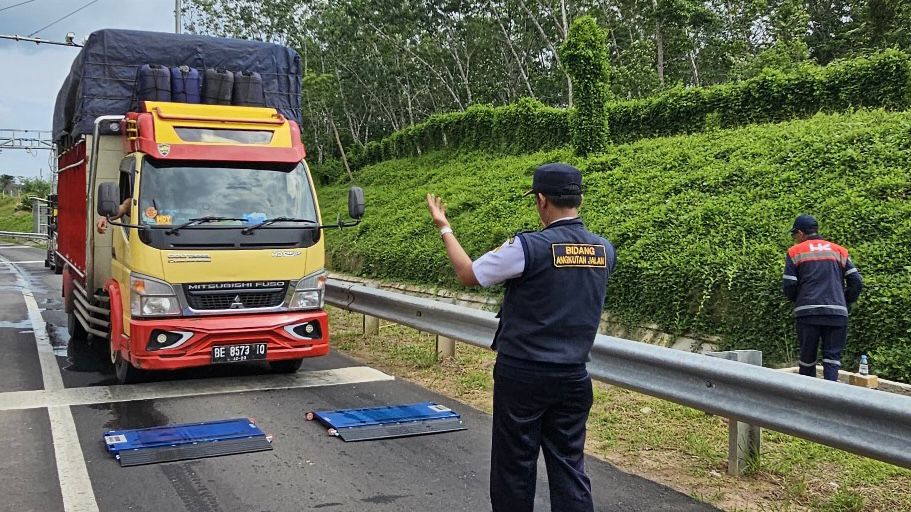 JALAN TOL YANG DIKELOLA SEMAKIN PANJANG, HUTAMA KARYA PRIORITASKAN EDUKASI KESELAMATAN BERKENDARA DENGAN KAMPANYE SETUJU