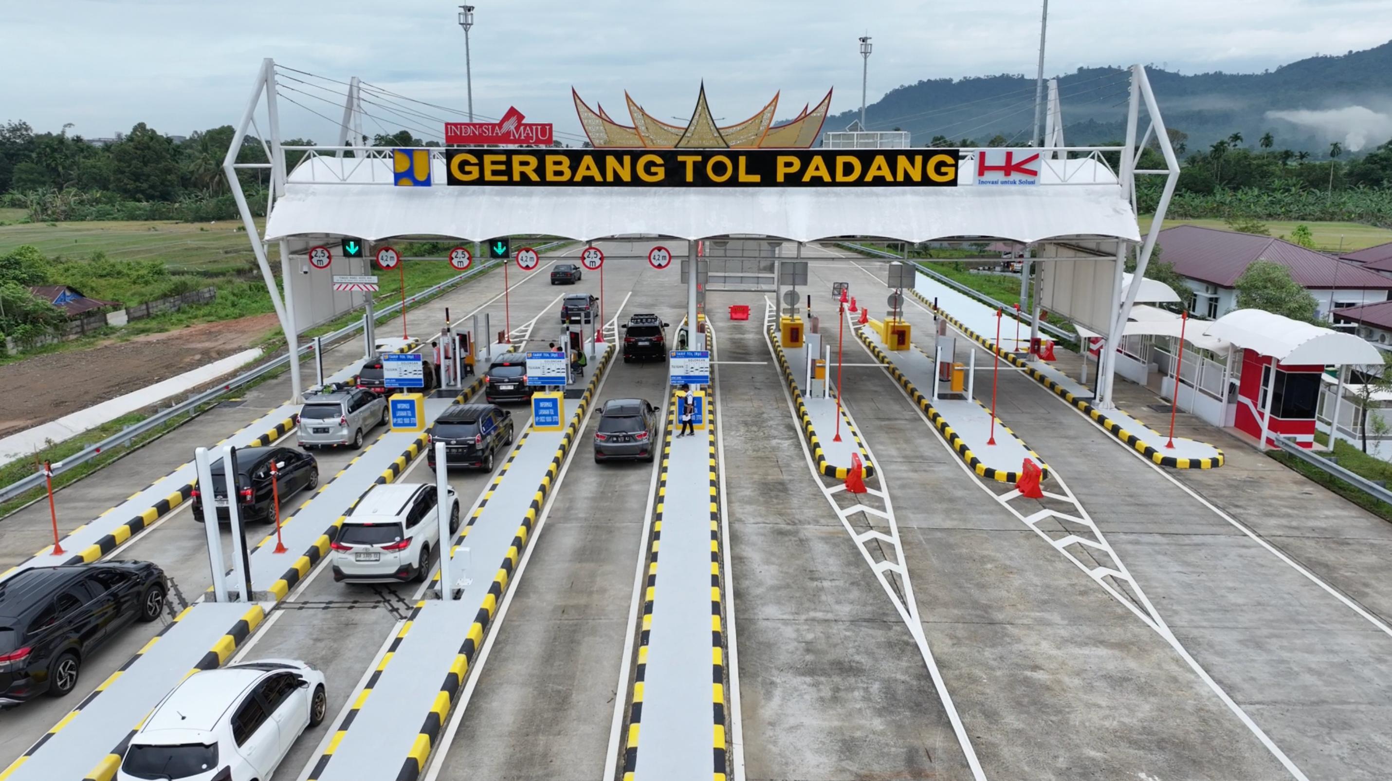 TOL PERDANA DI SUMATERA BARAT RAIH ANTUSIASME TINGGI, VOLUME KENDARAAN TEMBUS 100 RIBU LEBIH
