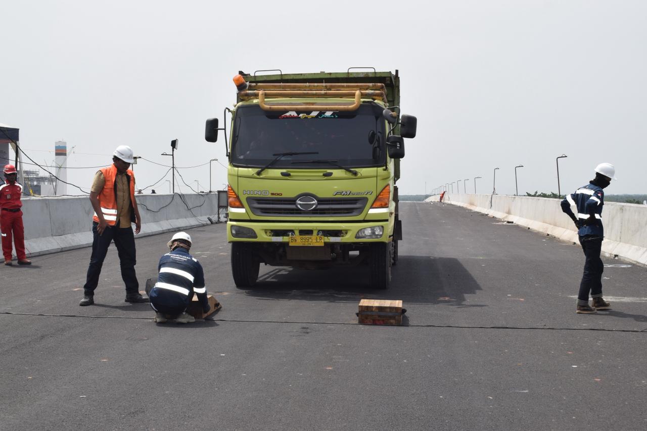 PASTIKAN KESIAPAN FUNGSIONAL TOL PALEMBANG–BETUNG SAAT LEBARAN 2026, HUTAMA KARYA JALANI UJI LAIK FUNGSI JEMBATAN MUSI V